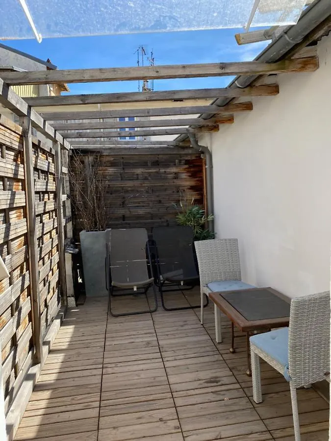 Interieurs-Cour Apartment Nice France