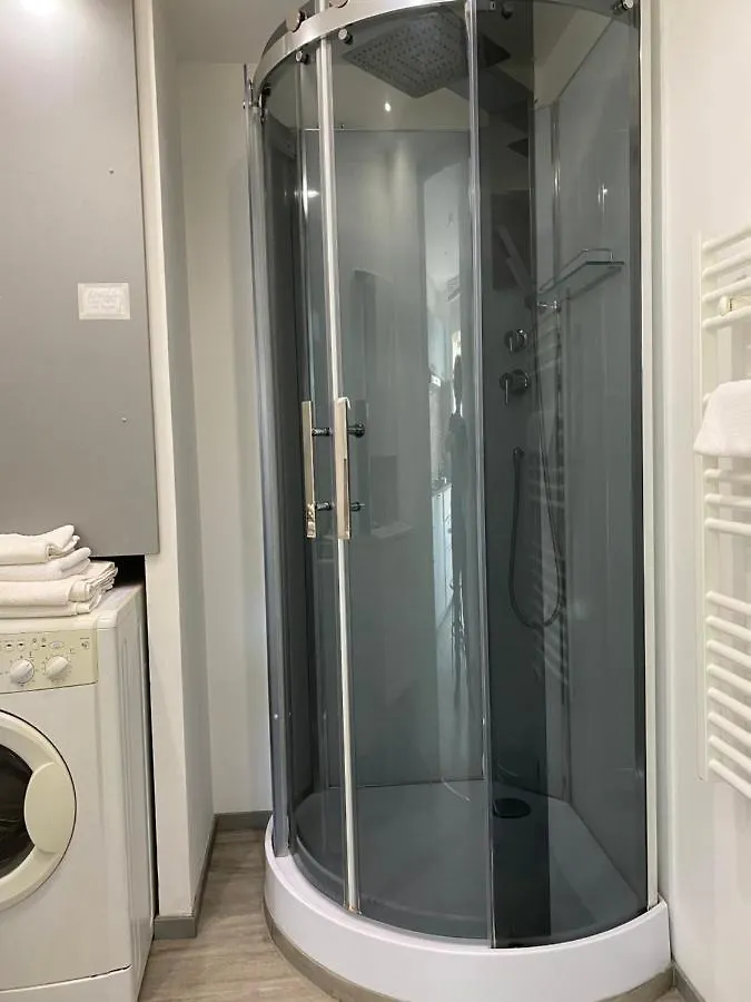 Appartement Intérieurs-Cour à Nice 0*,  France