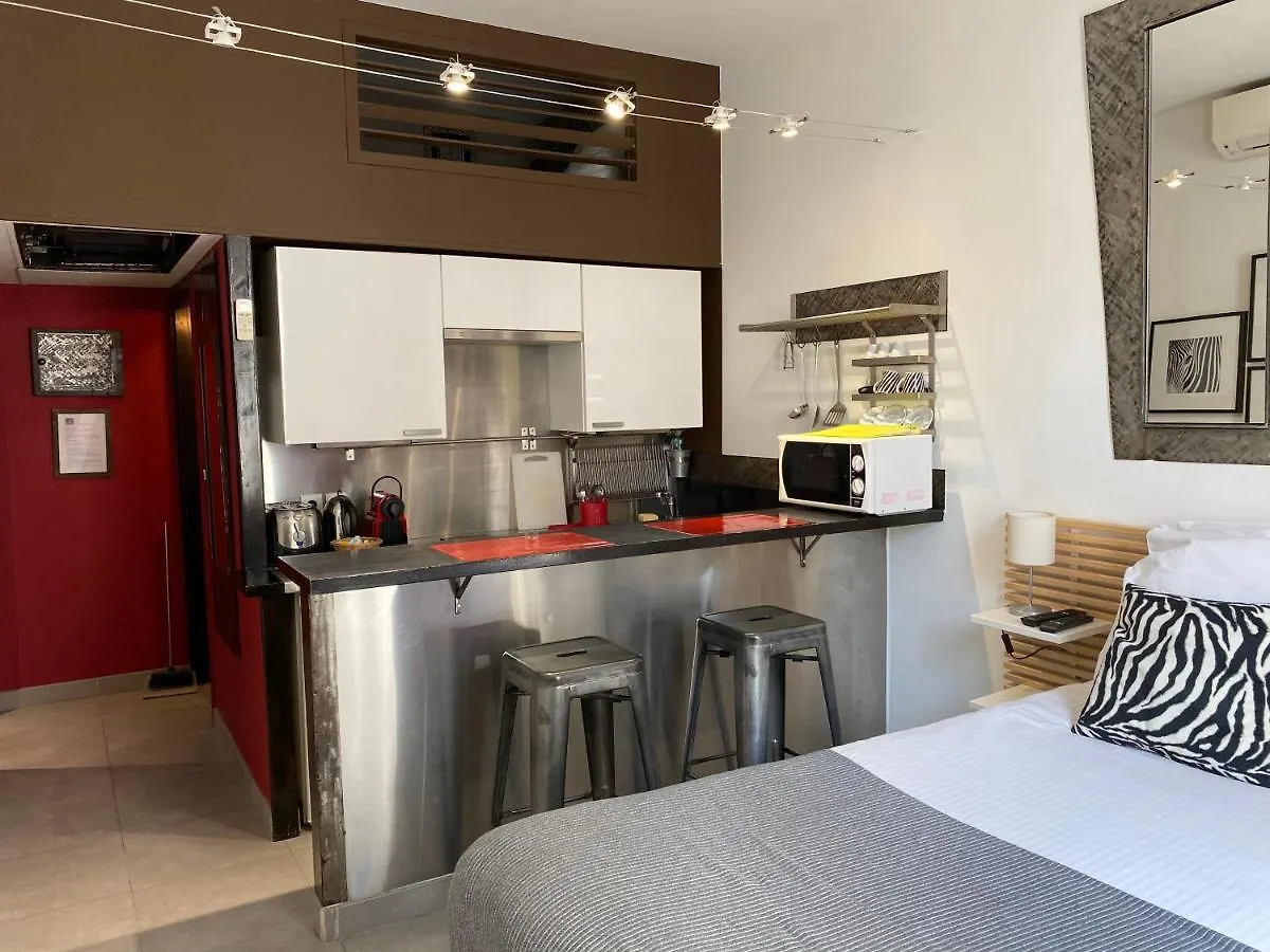 Appartement Intérieurs-Cour à Nice 0*,  France